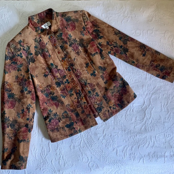 VS2 Jackets & Blazers - Stunning 100% genuine leather suede floral jacket